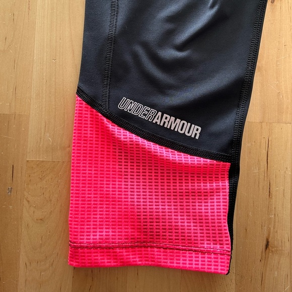 Under Armour compression crops - Picture 8 of 9